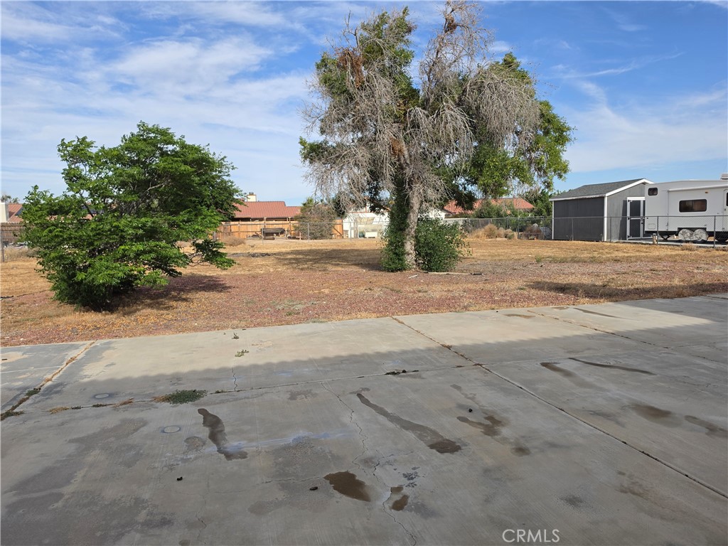 13502 Cuyamaca Road Apple Valley, CA 92308 - Photo 8 of 15 a view of a out door space area