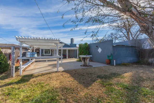 $170,000 | 1010 Elm Avenue, Dalhart, TX 79022