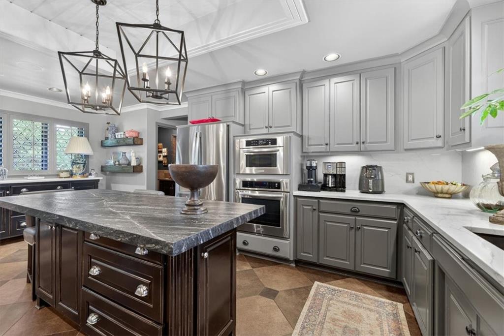 8301 Roe Avenue Prairie Village, KS 66207 - Photo 23 of 96
