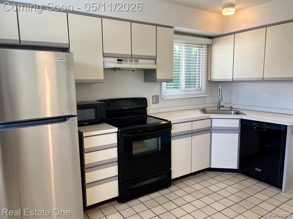 1629 Glenbrooke Court Rochester Hills, MI 48307 - Photo 11 of 29