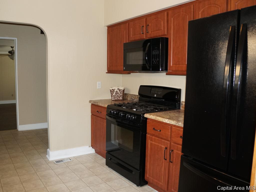 2032 South State Street Springfield, IL 62704 - Photo 6 of 20