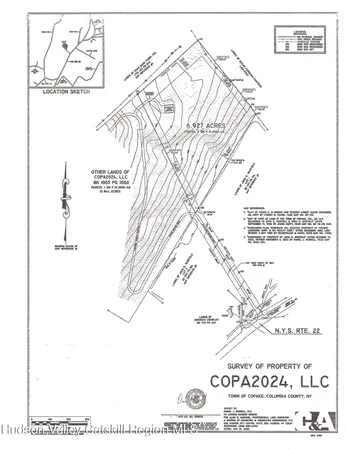 a picture of a lake view