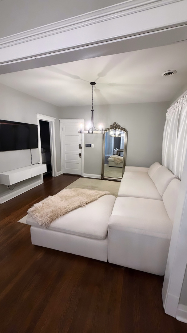 3138 West School Street, Unit 2 Chicago, IL 60618 - Photo 4 of 15