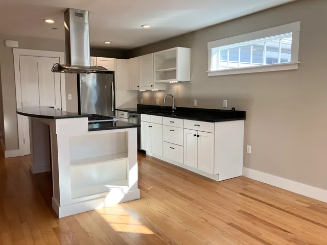 $3,350 | 26 North Main Street, Unit 7, Mont Vernon, NH 03057