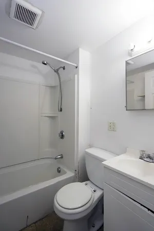 $2,200 | 50-52 Rivet Street, Unit 3, New Bedford, MA 02744