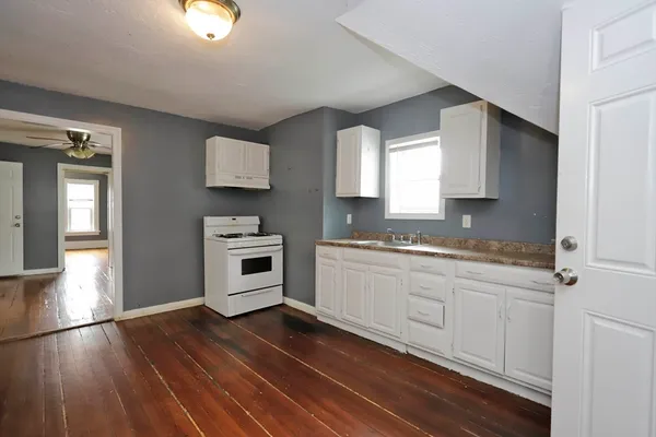 $2,200 | 50-52 Rivet Street, Unit 3, New Bedford, MA 02744