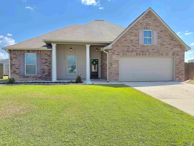 $262,400 | 13896 Ponderosa Drive, Denham Springs, LA 70726