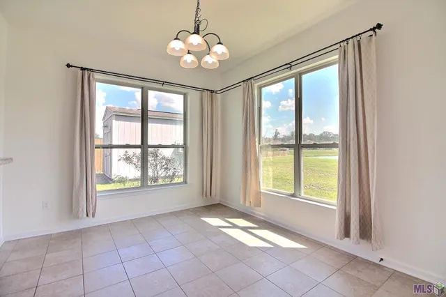 $262,400 | 13896 Ponderosa Drive, Denham Springs, LA 70726