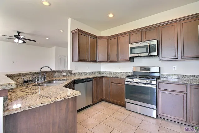 $262,400 | 13896 Ponderosa Drive, Denham Springs, LA 70726