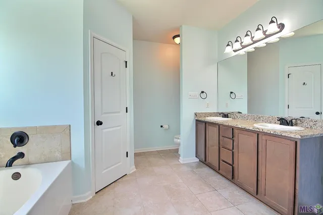 $262,400 | 13896 Ponderosa Drive, Denham Springs, LA 70726