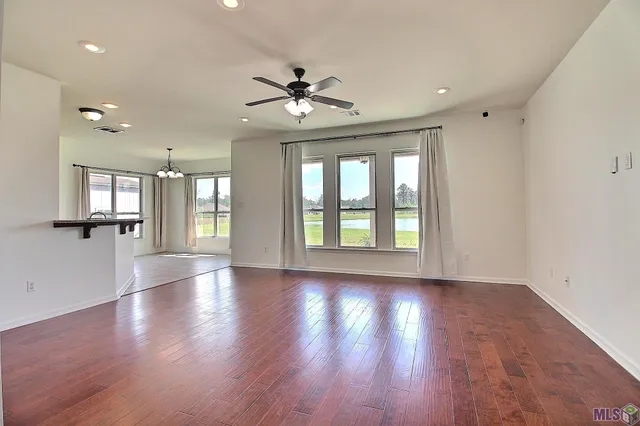 $262,400 | 13896 Ponderosa Drive, Denham Springs, LA 70726