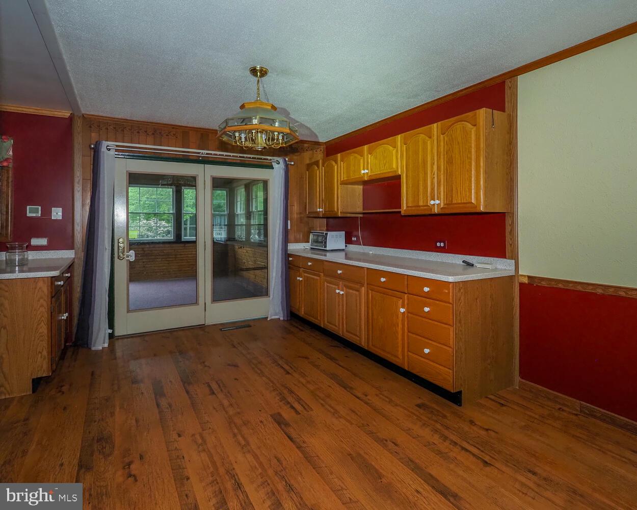 427 Magothy Bridge Road Pasadena, MD 21122 - Photo 10 of 41 Gallery Image 10
