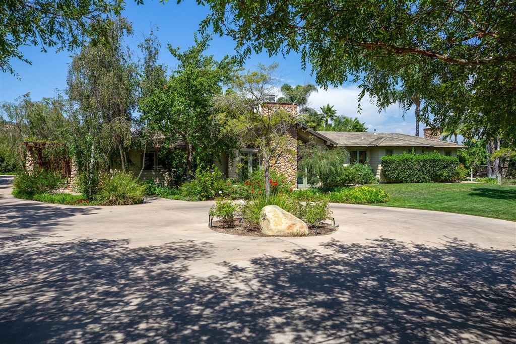 3410 Adams Run Encinitas, CA 92024 - Photo 1 of 25 Gallery Image 1