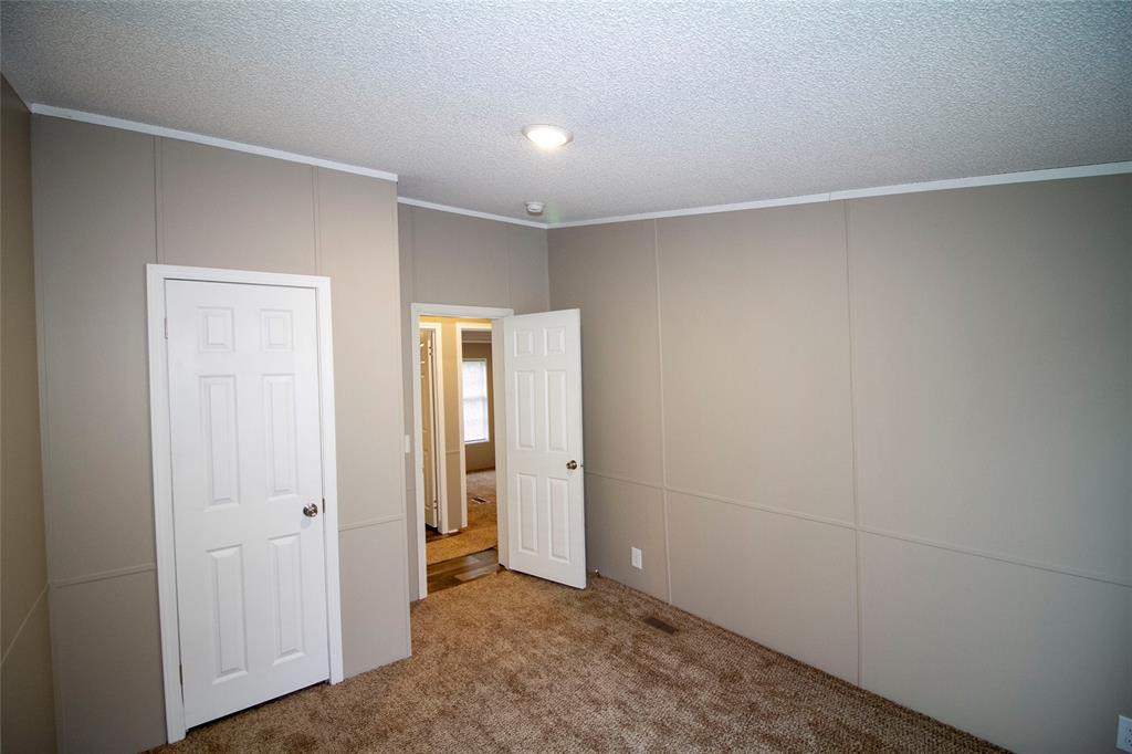 909 Old Arcadia Road Minden, LA 71055 - Photo 20 of 21 an empty room with closet