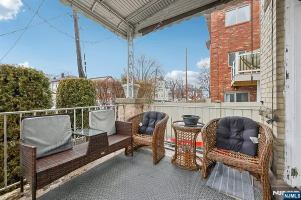 $3,495 | 239 Desoto Place, Unit 2, Cliffside Park, NJ 07010