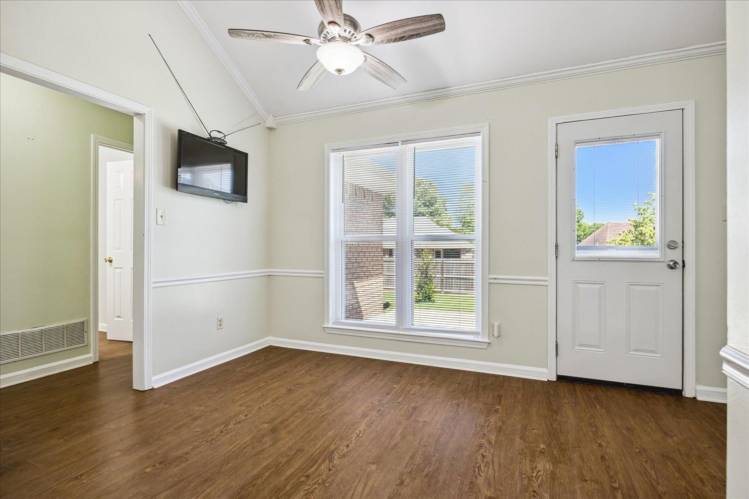 4654 Shadow Wick Lane Bartlett, TN 38002 - Photo 10 of 26 Vaulted ceiling featuring a ceiling fan with light fixture
