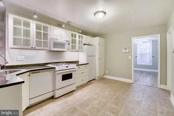 $1,925 | 1020 West Lombard Street, Baltimore, MD 21223