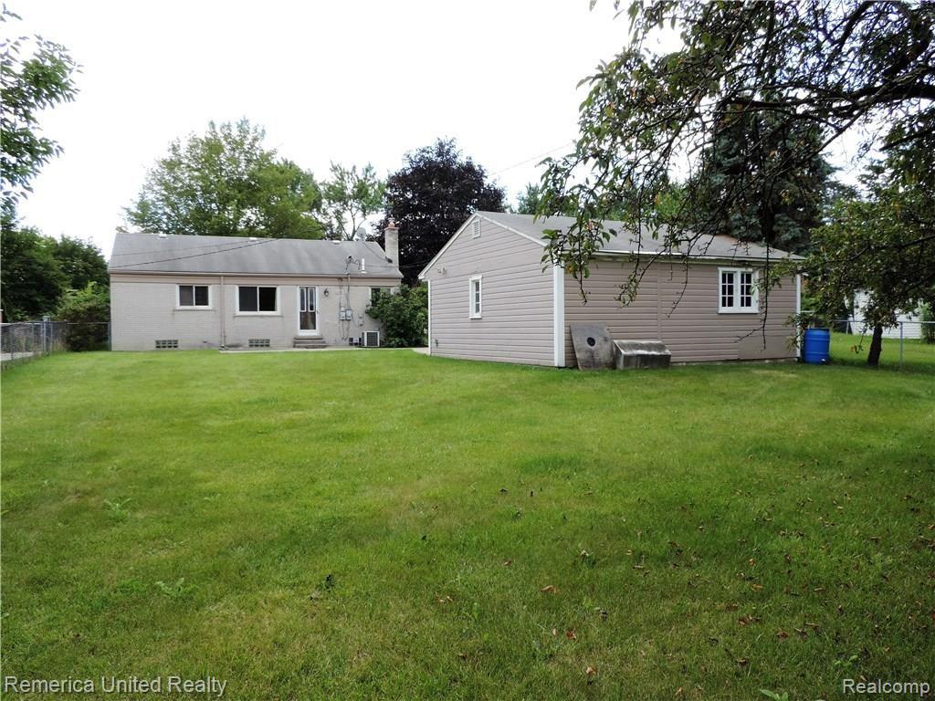 32020 Marblehead Road Farmington, MI 48336 - Photo 29 of 32 DSCN5428.JPG