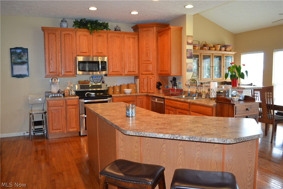 37567 Sandy Ridge Drive North Ridgeville, OH 44039 - Photo 14 of 35 Kitchen looking toward the morning room