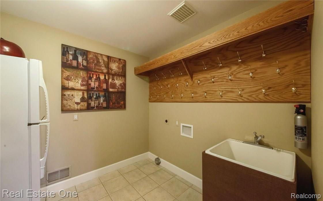 41105 Coventry Road Novi, MI 48375 - Photo 32 of 38 32Coventry.jpg