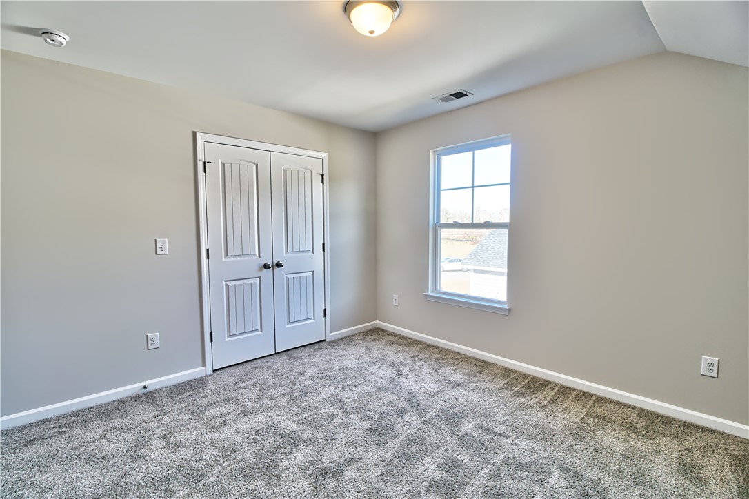 304 Balsa Way Seneca, SC 29678 - Photo 4 of 33 Gallery Image 4