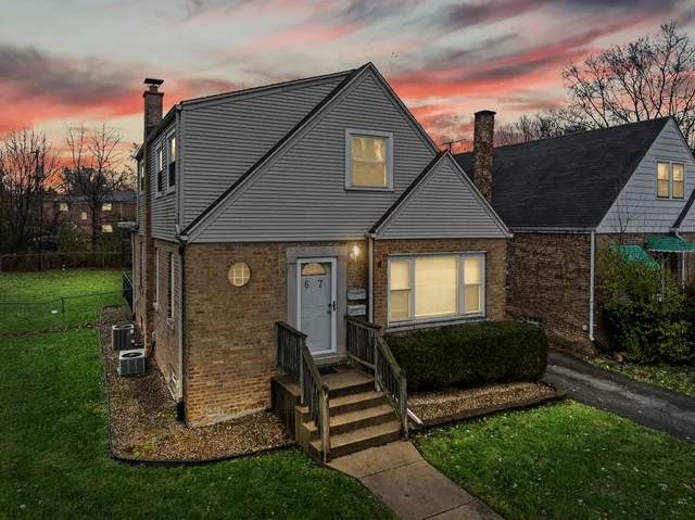 $189,999 | 67 Broadway, Chicago Heights, IL 60411
