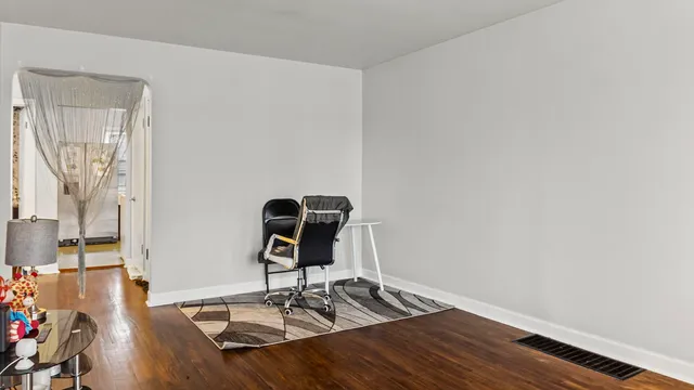 $189,999 | 67 Broadway, Chicago Heights, IL 60411