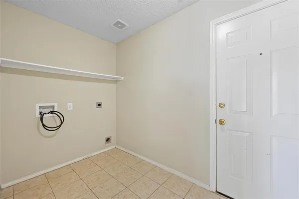 $2,400 | 6632 Canyon Oak Drive, Fort Worth, TX 76112