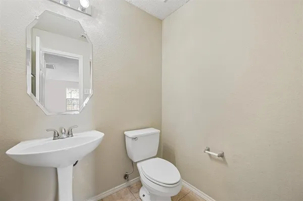 $2,400 | 6632 Canyon Oak Drive, Fort Worth, TX 76112