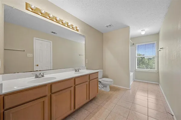 $2,400 | 6632 Canyon Oak Drive, Fort Worth, TX 76112