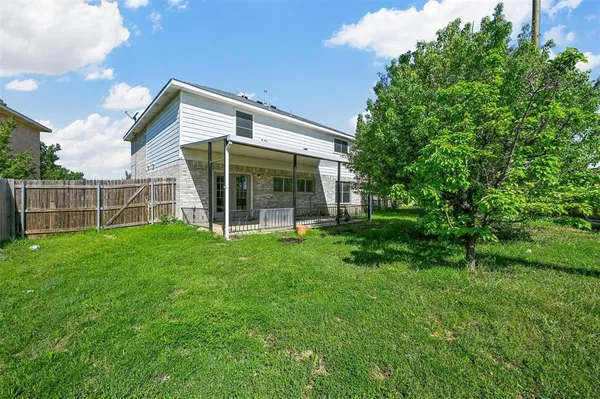 $2,400 | 6632 Canyon Oak Drive, Fort Worth, TX 76112