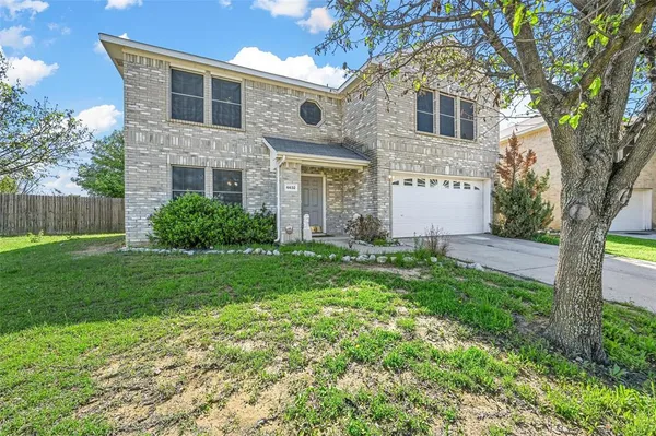 $2,400 | 6632 Canyon Oak Drive, Fort Worth, TX 76112