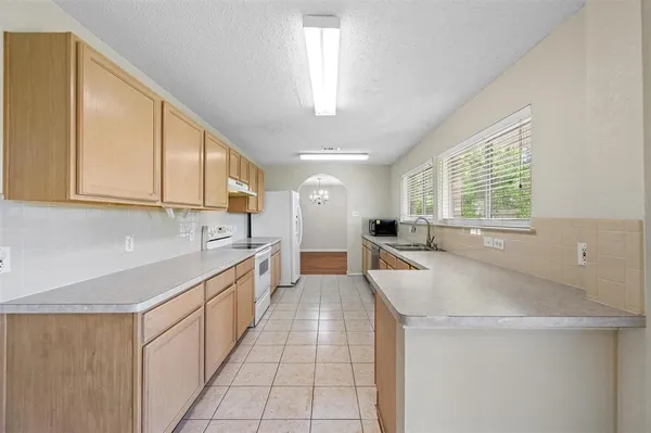 $2,400 | 6632 Canyon Oak Drive, Fort Worth, TX 76112