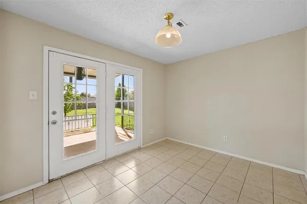 $2,400 | 6632 Canyon Oak Drive, Fort Worth, TX 76112