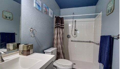 641 4th Street San Leon, TX 77539 - Photo 24 of 44 Bathroom