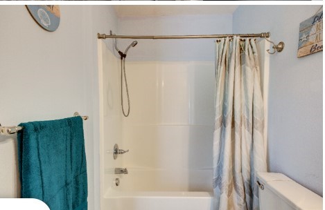 641 4th Street San Leon, TX 77539 - Photo 26 of 44 Bathroom