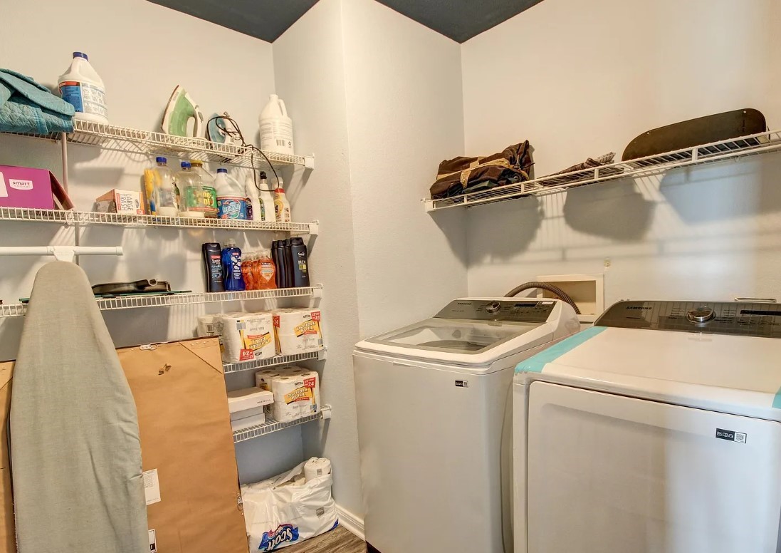 641 4th Street San Leon, TX 77539 - Photo 27 of 44 Laundry