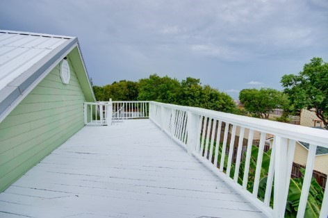 641 4th Street San Leon, TX 77539 - Photo 35 of 44 Balcony