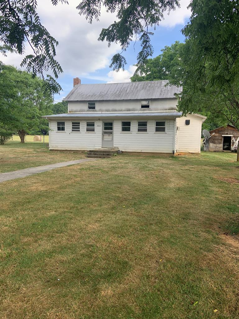 2303 Dry Road Speedwell, VA 24374 - Photo 2 of 49 Gallery Image 2