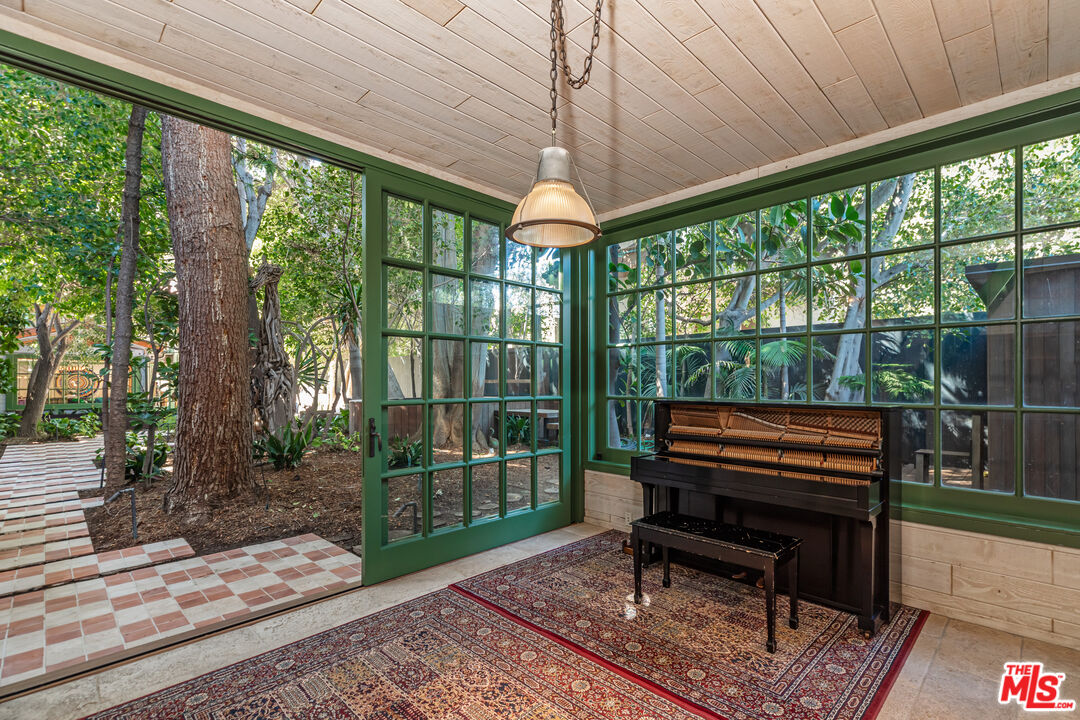 23441 Malibu Colony Road Malibu, CA 90265 - Photo 32 of 43