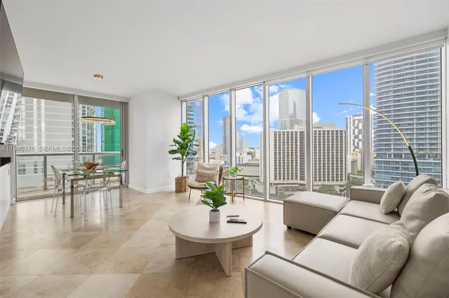 $985,000 | 485 Brickell Avenue, Unit 1804, Miami, FL 33131