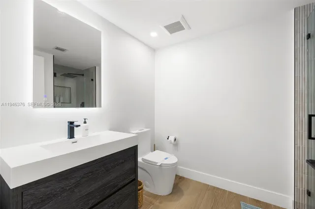 $985,000 | 485 Brickell Avenue, Unit 1804, Miami, FL 33131