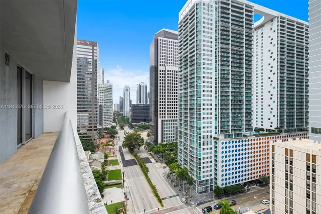 $985,000 | 485 Brickell Avenue, Unit 1804, Miami, FL 33131