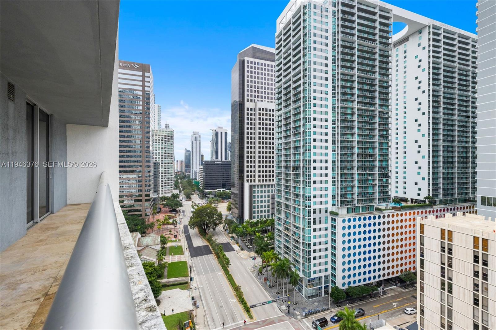 485 Brickell Avenue, Unit 1804 Miami, FL 33131 - Photo 31 of 60