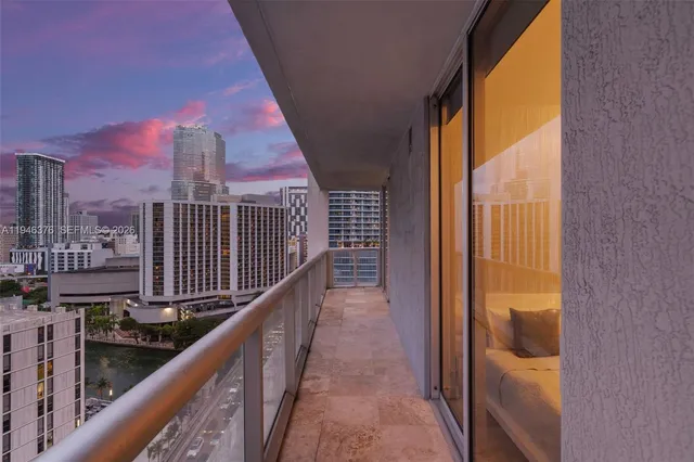 $985,000 | 485 Brickell Avenue, Unit 1804, Miami, FL 33131