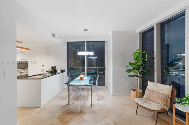 $985,000 | 485 Brickell Avenue, Unit 1804, Miami, FL 33131