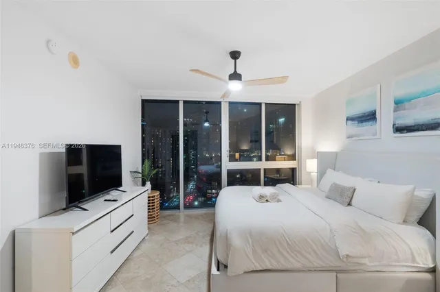 $985,000 | 485 Brickell Avenue, Unit 1804, Miami, FL 33131