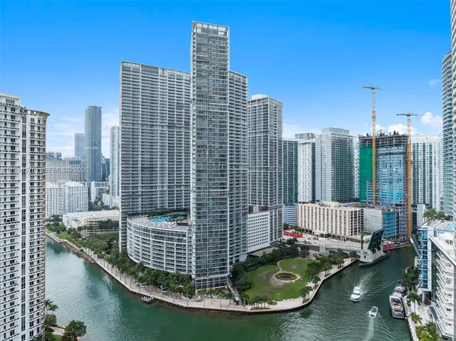 $985,000 | 485 Brickell Avenue, Unit 1804, Miami, FL 33131