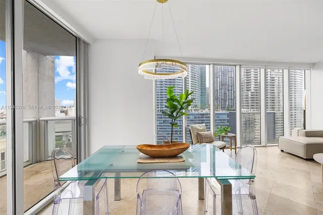 $985,000 | 485 Brickell Avenue, Unit 1804, Miami, FL 33131