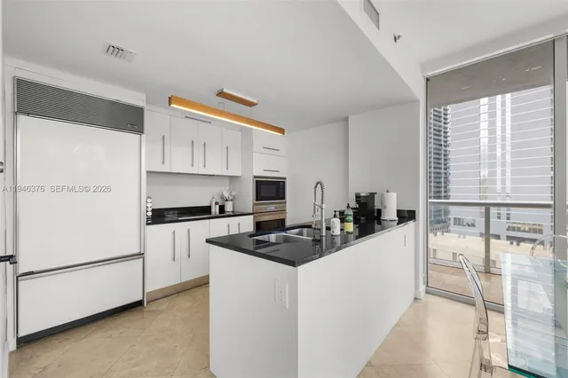 $985,000 | 485 Brickell Avenue, Unit 1804, Miami, FL 33131